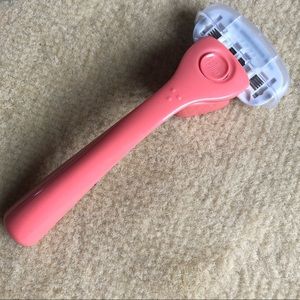 Billie ™️ Coral Razor ✨